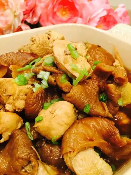 小鸡蘑菇 Chicken stew with mushrooms