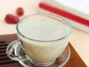 红枣薏米酸奶昔