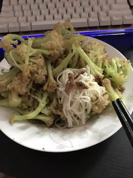 午餐：炒花菜➕龙须面