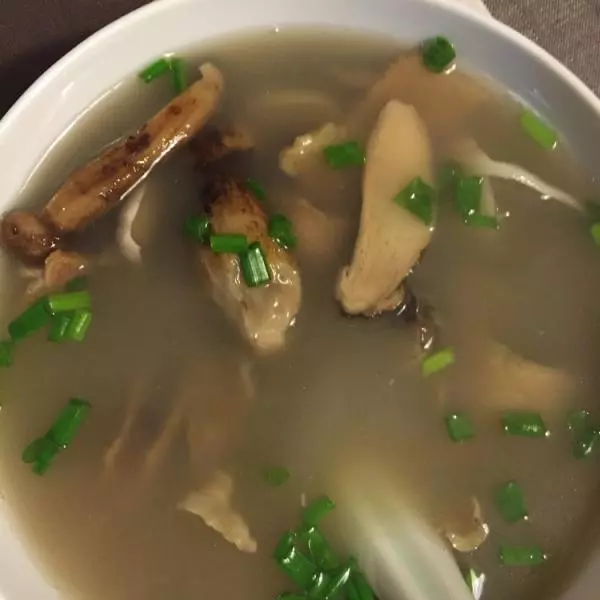 咸肉菌菇汤