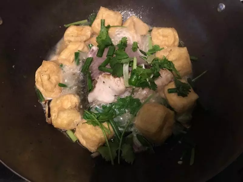 豆腐燜鯇魚