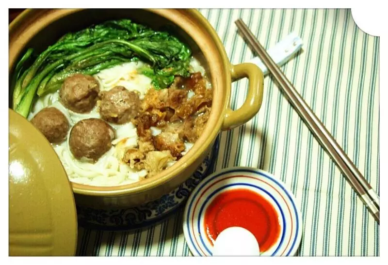 《砂锅是厨房白痴最好的朋友》砂锅丸子牛筋粿条