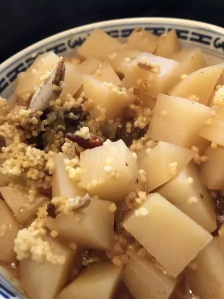 史上最簡單好吃的小米蒸羊排土豆
