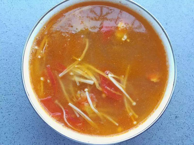 番茄金菇肉片湯