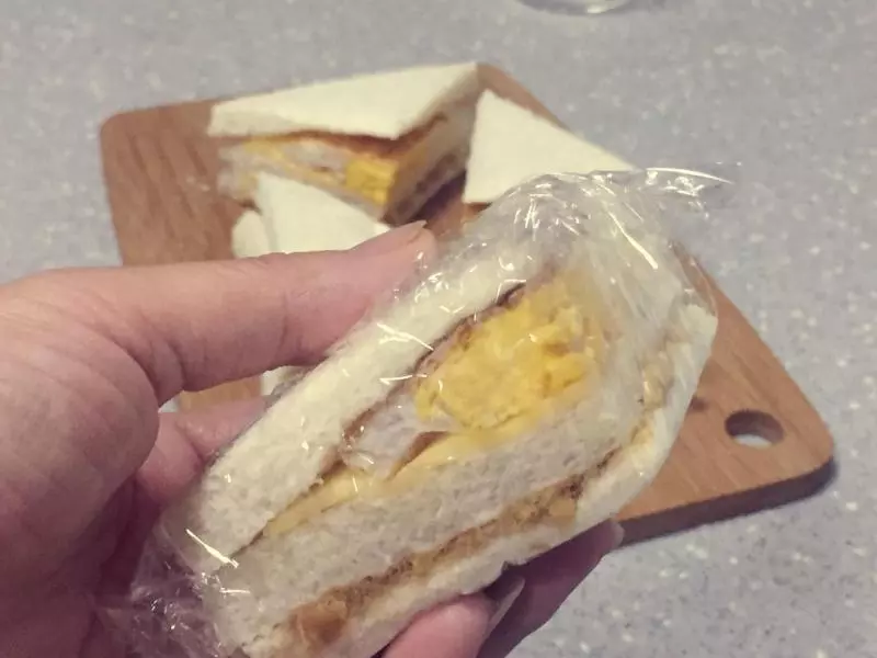 迷你奶酪鸡蛋肉松三明治