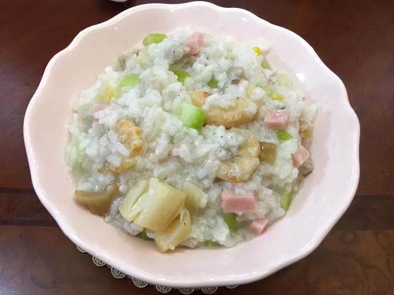 海米干贝海鲜肉粒蔬菜粥