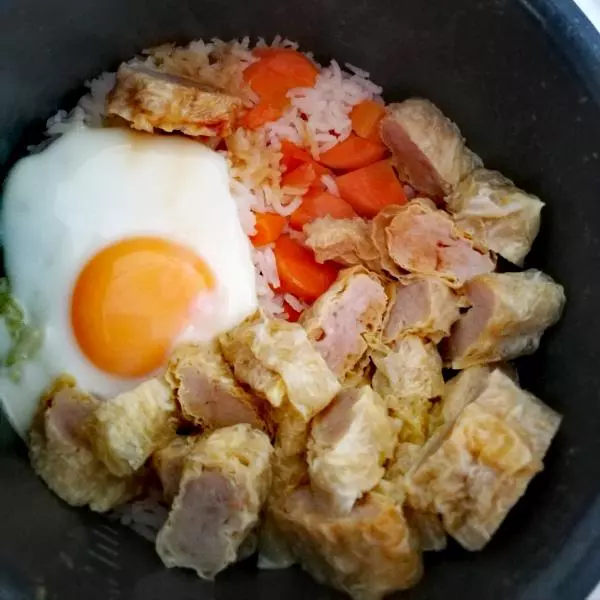 胡萝卜鸡蛋电饭煲焖饭（宿舍）