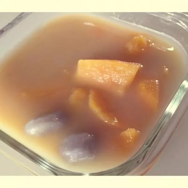 牛奶芋艿红薯汤