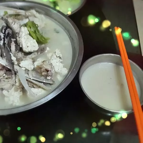 香菜豆腐鱼头汤