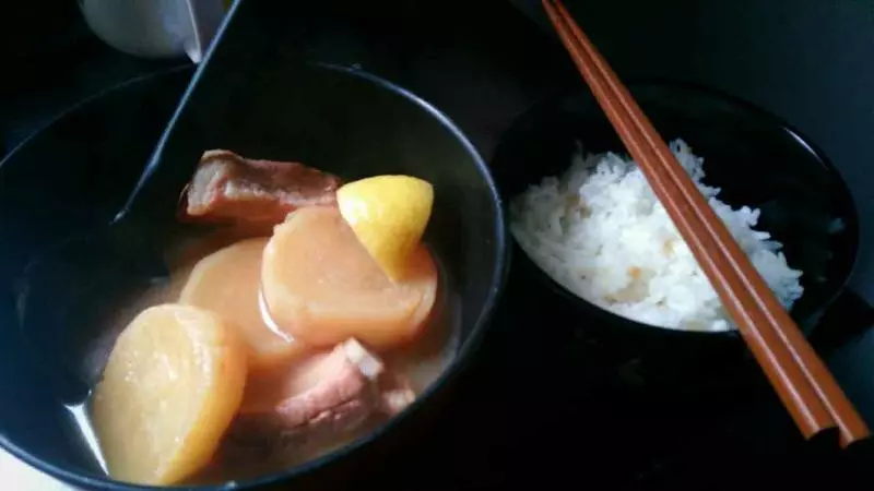 日式味噌萝卜炖排骨