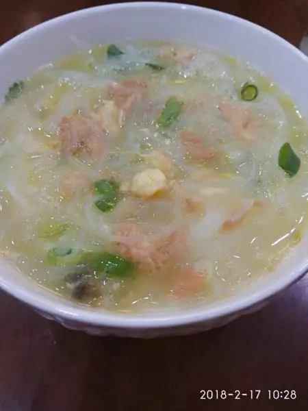 台式白鲳鱼米粉汤