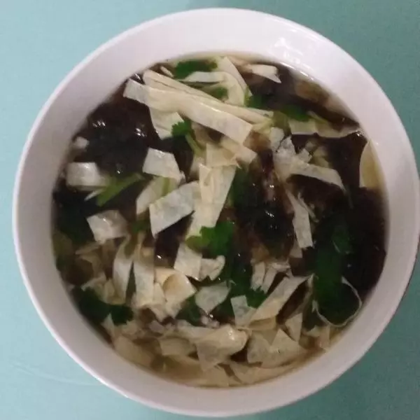 豆皮紫菜汤