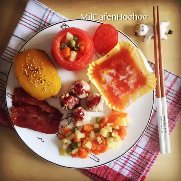 輕食早午餐-雨的旋律：烤紅薯，烤西紅柿，烤蔬菜丁，培根肉丸
