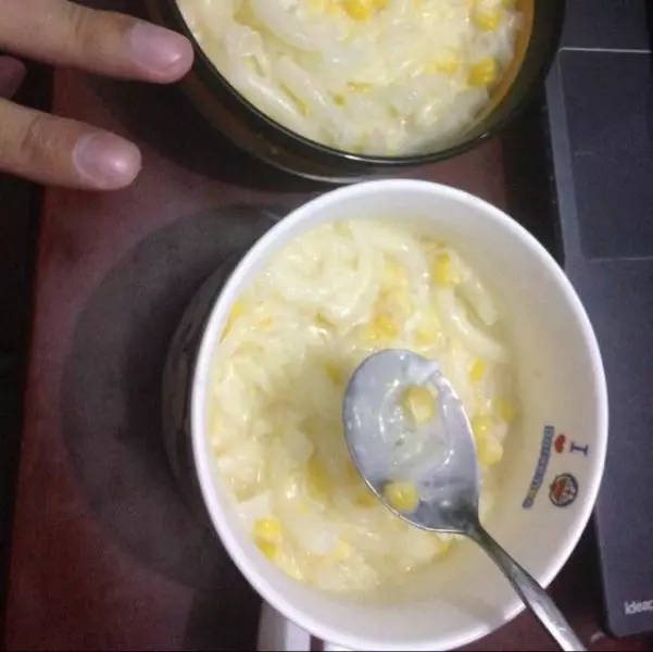 鸡蛋玉米牛奶炖通心粉
