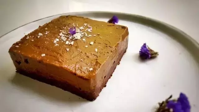 100个easy-to-make菜谱51 | 生食牛油果巧克力蛋糕