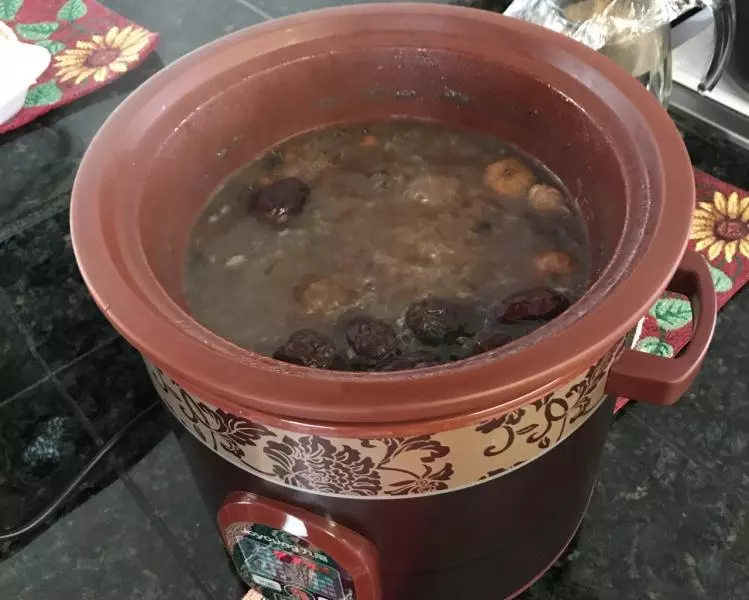 黑豆大枣排骨汤