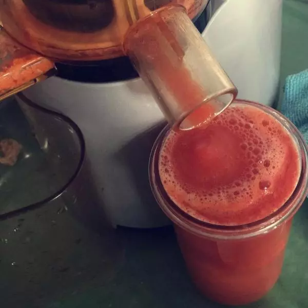 番茄胡蘿蔔西柚汁