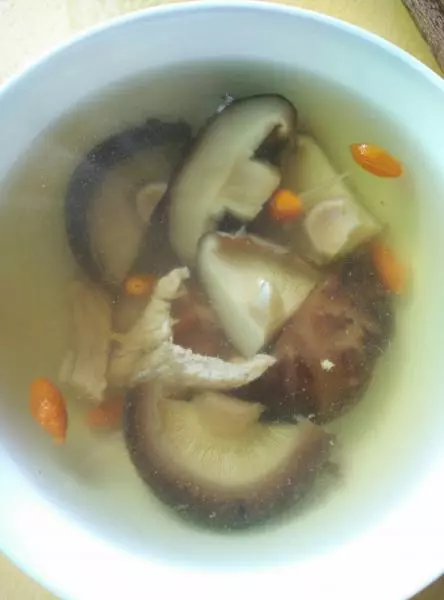 玛咖花菇枸杞汤