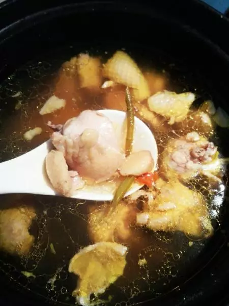 铁皮莲子蘑菇鸡汤