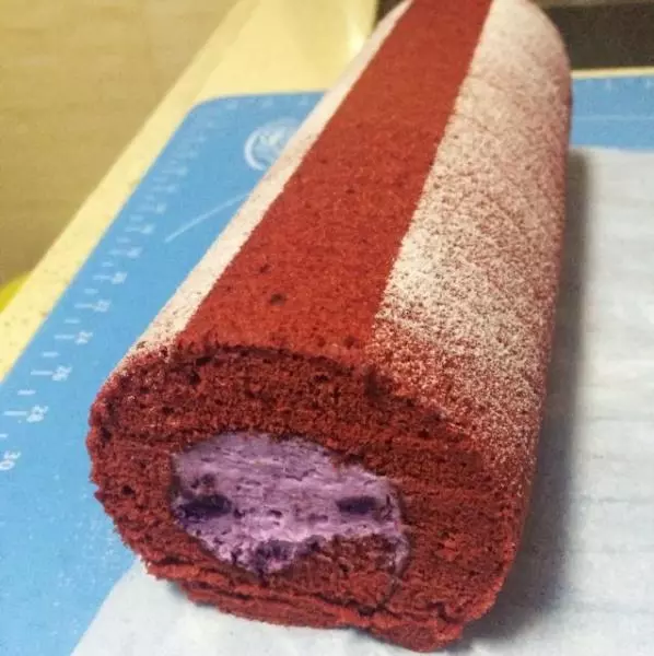 红丝绒蛋糕卷