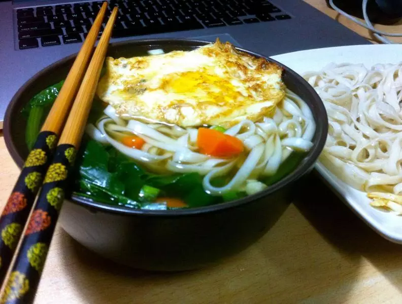 特製素菜清湯蕎麥麵+醬油煎蛋