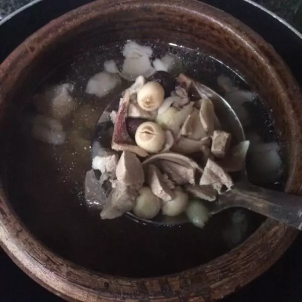 百合莲子红枣瘦肉汤