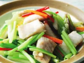 芹菜炒鯛魚片