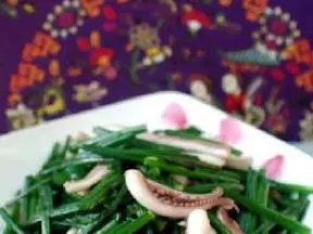 鱿鱼韭菜苔