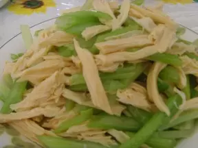 涼拌芹菜腐竹
