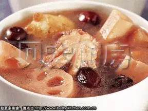 莲藕章鱼猪踭汤