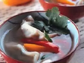 甜椒素饺子汤