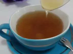 银耳香梨甘蔗罗汉果蜂蜜茶